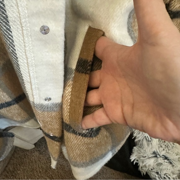 Shein Plaid Shacket - Picture 3 of 6